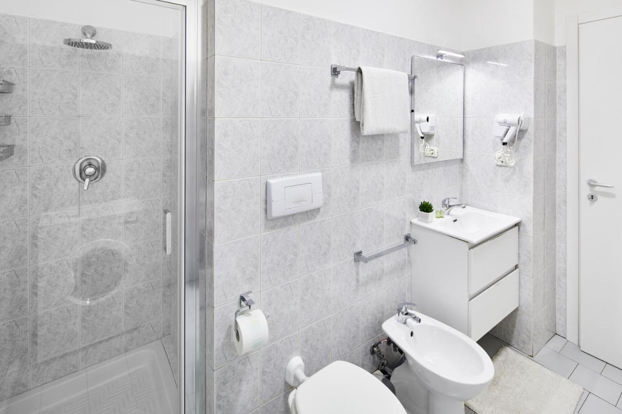 House Naviglio Quattro Apartment Milan Luaran gambar